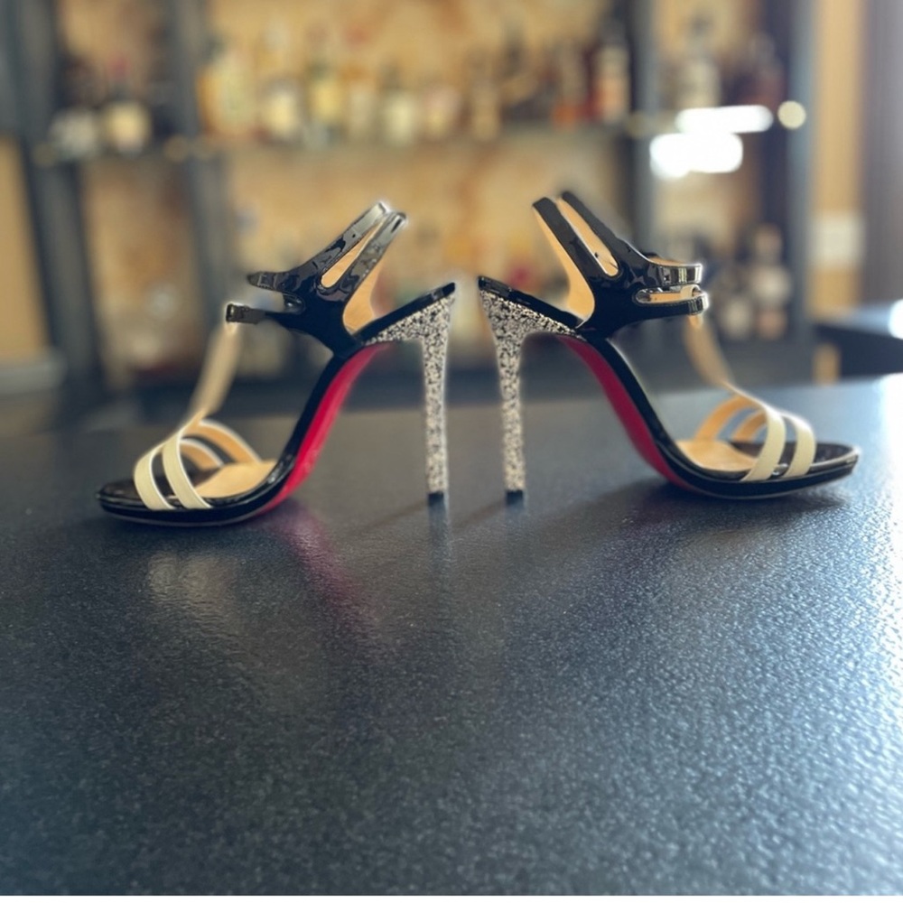 Christian Louboutin - Picture 2 of 11